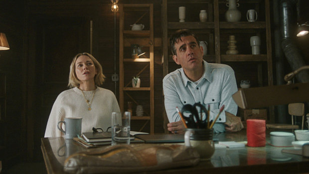 Naomi Watts as Nora Brannock, Bobby Cannavale as Dean Brannock in The Watcher.