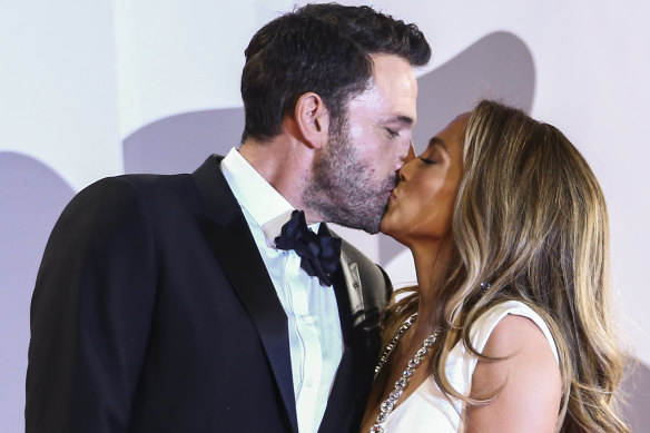 Ben Affleck and Jennifer Lopez step out on the red carpet.