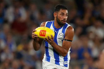 Quick return: Tarryn Thomas.