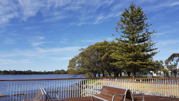 A new walking and recreational trail along the East Perth foreshore. 