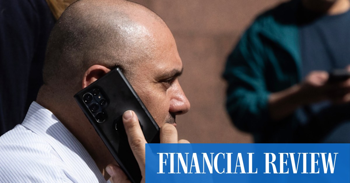 Mobile phone plans at Telstra, Optus, Vodafone going up after $7.3 billion spectrum fee announced