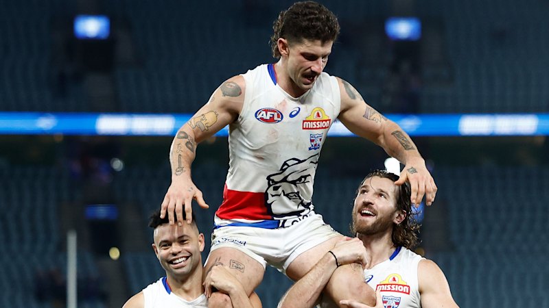 North Melbourne v Western Bulldogs LIVE: Dogs spoil North Melbourne’s milestone game, mark Libba’s 250 in style