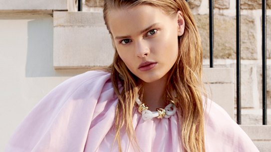 Puff sleeves, a midi length and a block heel is the winning formula for race-day dressing, 2020 style. 