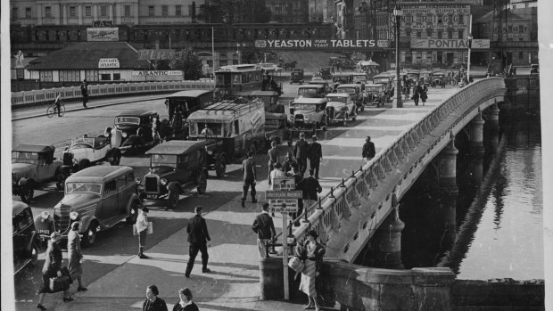 Queen’s Bridge, Melbourne, 1947