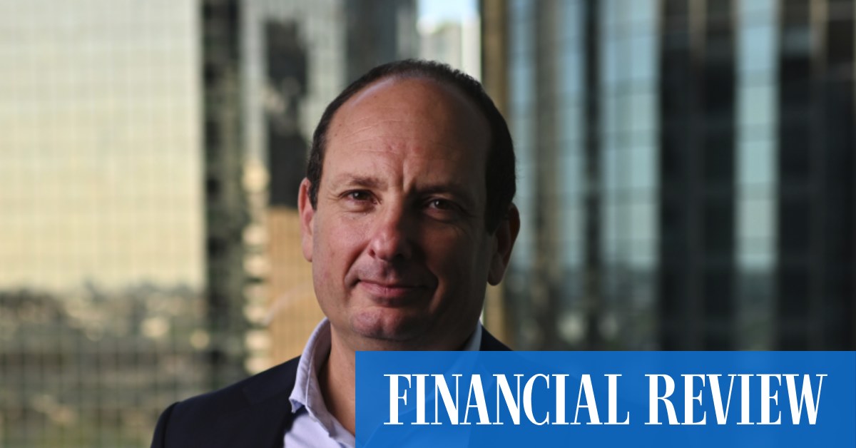 Zwolniony dyrektor generalny SolGold Darryl Kozpo pozywa za niesłuszne zwolnienie