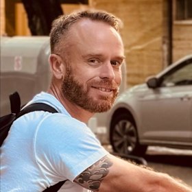 Journalist and sperm donor Gary Nunn revealed that wrong information had been given to two donors by clinics about children they were told were biologically theirs and with whom they had formed family relationships.