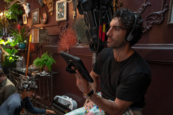 Baldoni directing on the set of It Ends With Us.