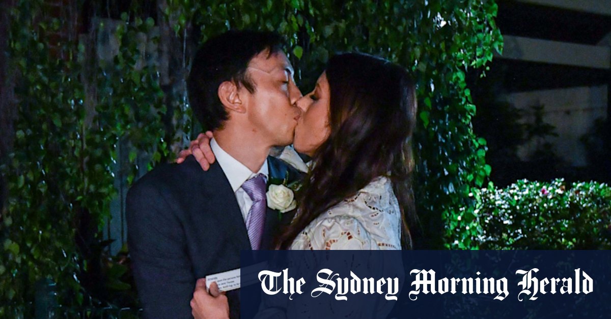 Melbourne reopens: As lockdown lifted, Amanda and Keith had 60 seconds to get married - Vimarsana News