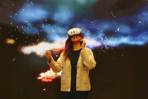 Composer Zinia Chan has used virtual reality technology to paint the “soundtrack” she sees listening to music.