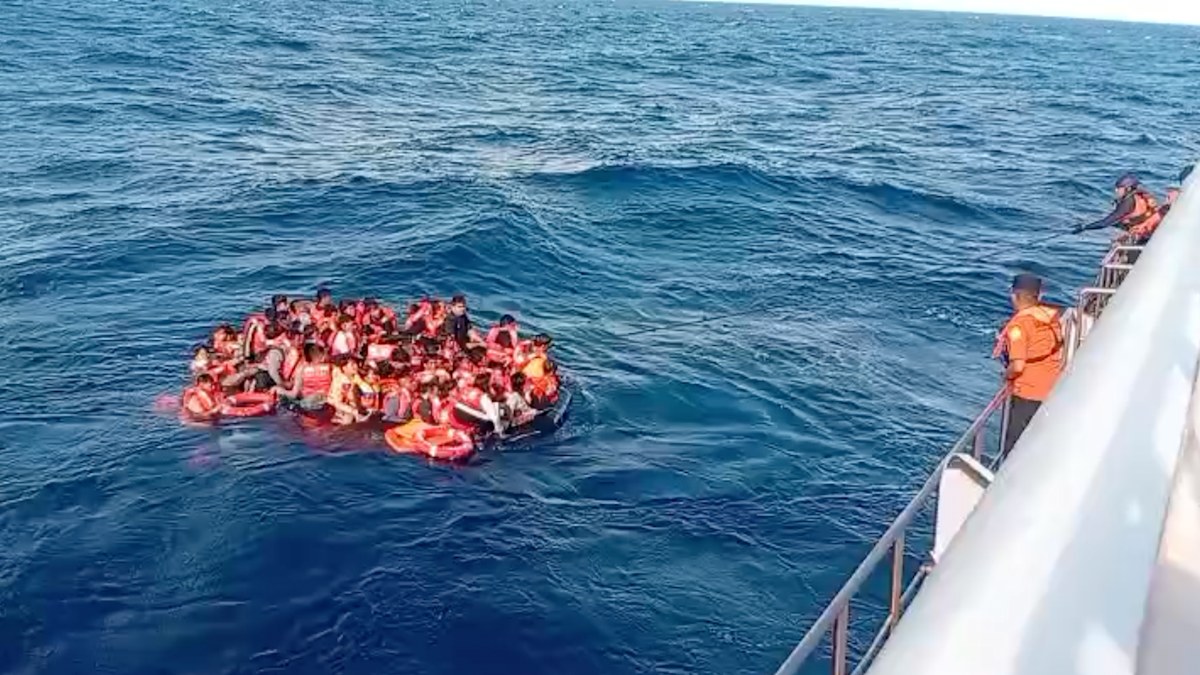 Australians Among Survivors Rescued After Deadly Bali Ferry Fire - News Directory 3