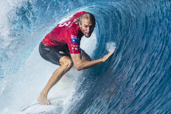 Surfer Owen Wright was injured in 2015.