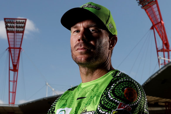 David Warner will be able to captain Sydney Thunder this summer.