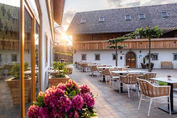 O terraço do hotel: aqui parece mais um hotel boutique.