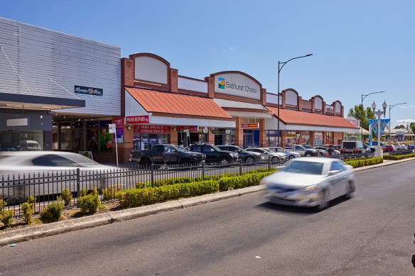 The Bathurst Chase Shopping Centre in regional NSW is being sold by Quanta Investment Funds.