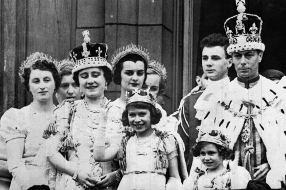 Princess Elizabeth, now the 10-year-old heir to the throne, on the balcony of Buckingham Palace with the royal family after her father George VI’s coronation. 