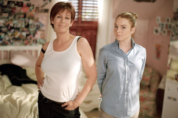 Tess Coleman (Jamie Lee Curtis, left) and her daughter, Anna (Lindsay Lohan, right) in Disney’s 2003 hit, Freaky Friday.