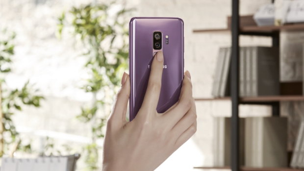 The Galaxy S9 has fixed the poor sensor placement of the 2017 model.