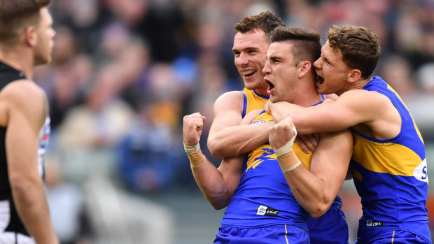 Elliot Yeo kicks a goal in the grand final ... he is a favourite for West Coast's best and fairest on Friday.