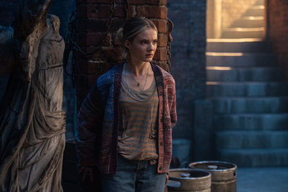 In Baghead Freya Allan plays Iris, who inherits a haunted pub from her father.