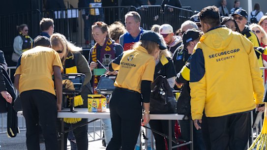 The NFL has advised fans what they can – and can’t – bring into the MCG when the LA Rams clash with the San Francisco 49ers next month.