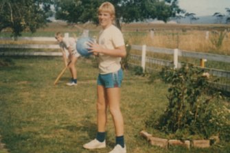Shane Warne’s early sporting years.