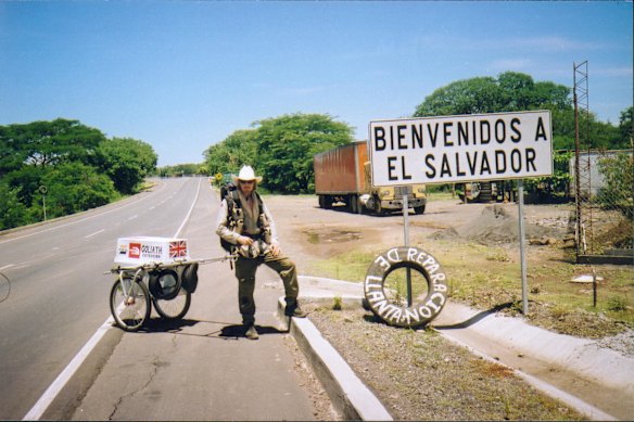 El Salvador, 2001.