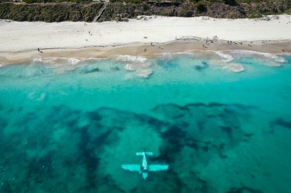 An image of the plane under the water off Leighton Beach.
