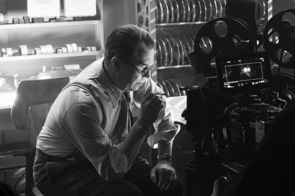 Gary Oldman as Herman Mankiewicz in a scene from Mank.