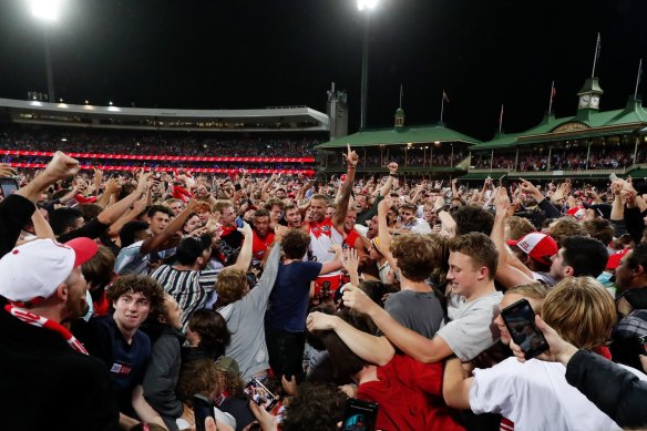 Lance Franklin celebrates his big moment with thousands of fans.