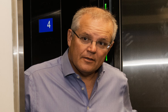 Scott Morrison arrives at RFS headquarters in Homebush on Sunday morning before addressing the media.