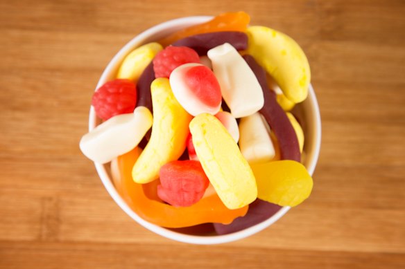 Participants in the study were shown pictures of lollies, among other snacks. 