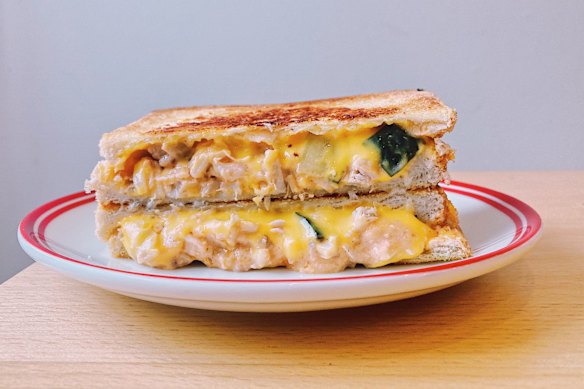 Grab toasties and rolls from Applehead.