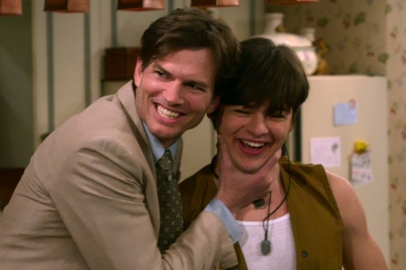 Ashton Kutcher makes a guest appearance as Michael Kelso in That ’90s Show, now the father of Jay, played by Mace Coronel.