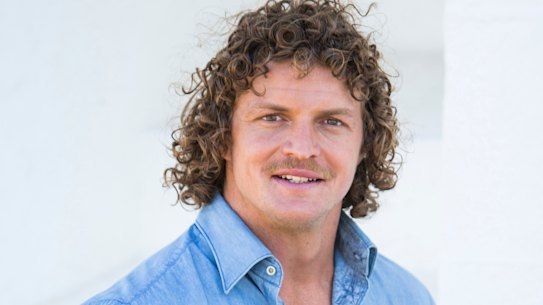 'Don't bloody hassle me': Nick Cummins dodges cameras in PNG