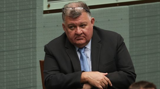 Liberal MP Craig Kelly has resigned from the party to move to the crossbench.