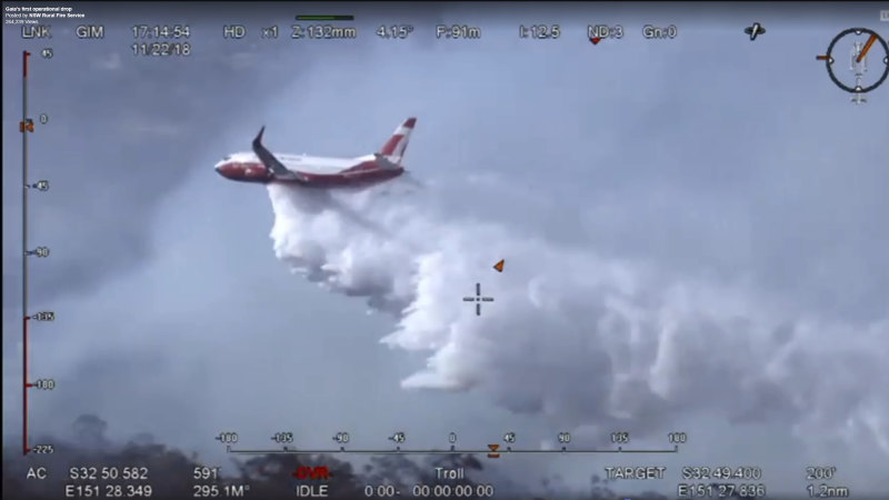 Air tanker fighting bushfires reportedly crashes in Snowy Mountains