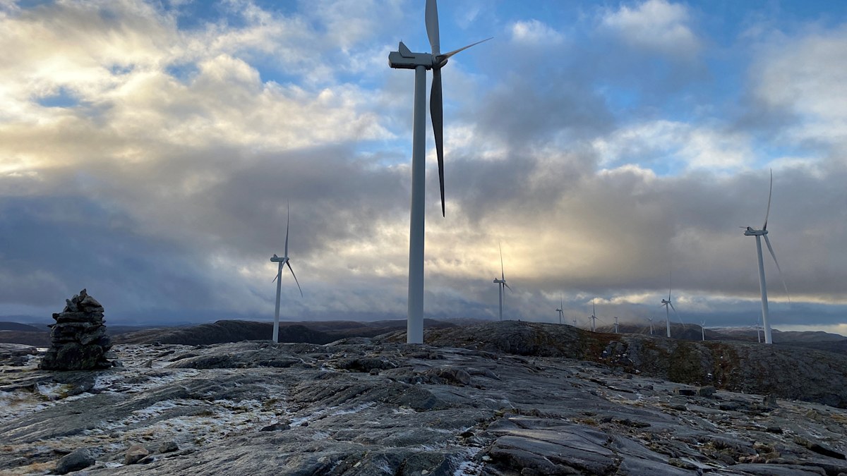 Live Updates: Trump spends $4 billion to stop offshore wind farms