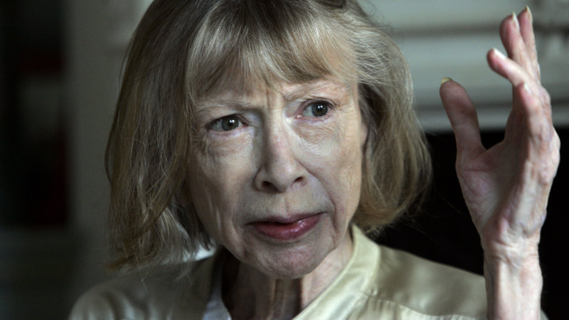 Joan Didion, 'New Journalist' Who Explored Culture and Chaos, Dies