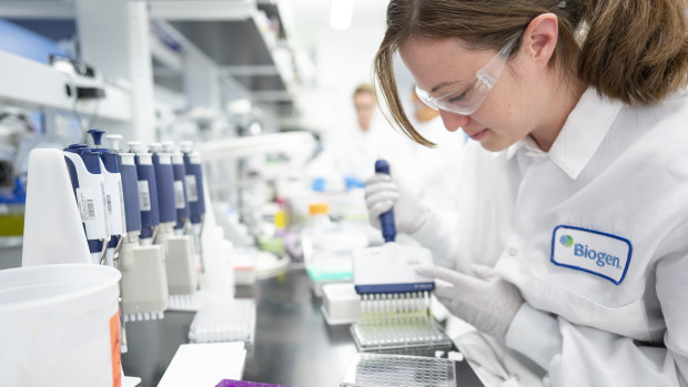 A scientist working on Alzheimer’s research at drugmaker Biogen’s headquarters in Cambridge, Massachusetts. Biogen is one of the companies behind the drug aducanumab.