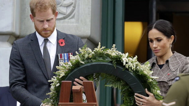 Harry and Meghan lay a wreath at the Tomb of the Unknown Warrior in Wellington.