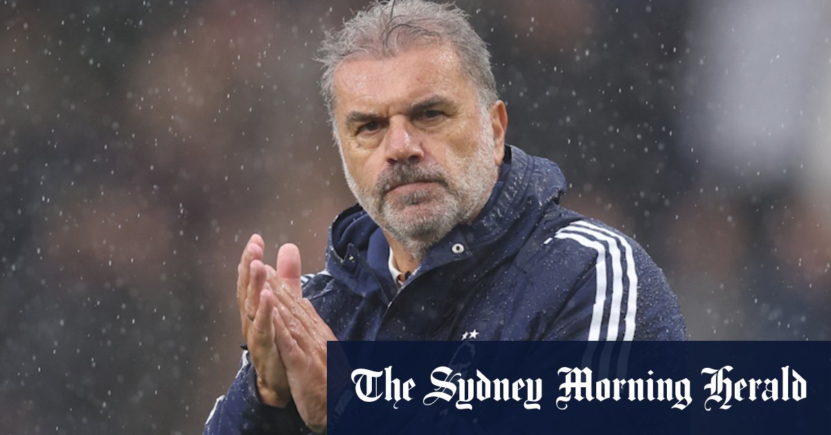 Postecoglou clocks first point at Forest, United beat Chelsea in chaotic match