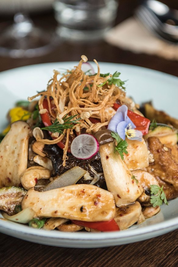 Tofu and cashew stir-fry with chilli jam.