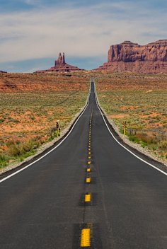 Big Picture comp - do not use otherwise
OK to use in 10th anniversary Traveller edition
Images for 10th anniversary edition of Traveller

USA


On cresting a hill on a drive across Utah we were awestruck by our first view of Monument Valley, home of the Navajos and the “wild west” as featured in many American Western movies. Photo: Ian Grant iancgrant@gmail.com