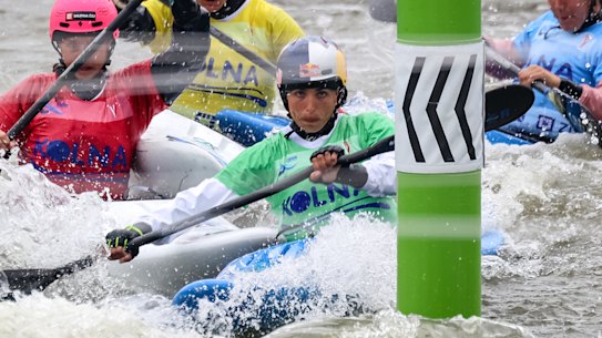 Jessica Fox leads the way in the kayak cross semi-finals in Poland.
