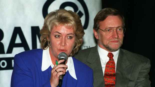 Former Australian Democrats leader turned Labor opposition frontbencher Cheryl Kernot and former Labor deputy leader Gareth Evans.