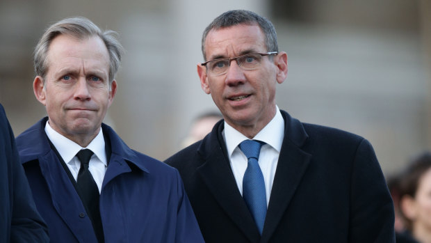 US ambassador to Britain Lew Lukens (left) with Mark Regev at the candlelight vigil in Trafalgar Square to remember those who lost their lives in the Westminster terrorist attack.