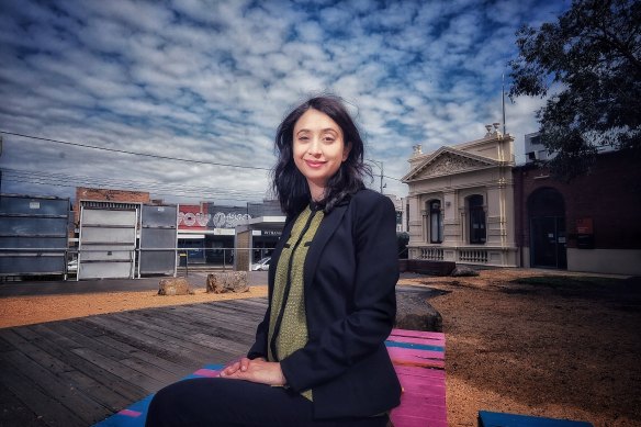 Labor MP Kat Theophanous’ election signs were allegedly taken down by Darebin Council.