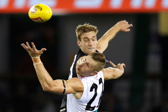 New Saint Shaun McKernan takes on Carlton’s Oscar McDonald at Marvel Stadium last week.