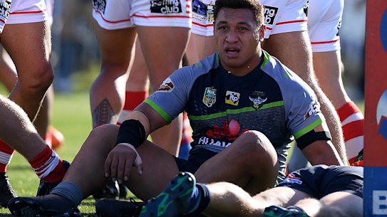 Canberra Raiders fail to play 'smart' against high-flying Dragons