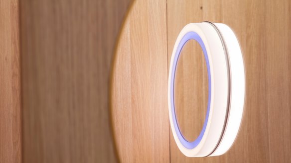 Qantas has tried using light therapy in its business class lounge in Perth to prepare passengers for flights to London. 